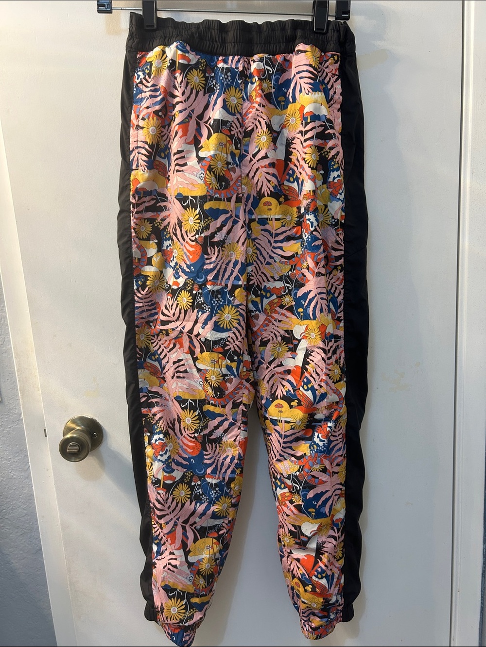 THE NORTH FACE Floral Print Jogger Pants with Black Side Panels, Sz M